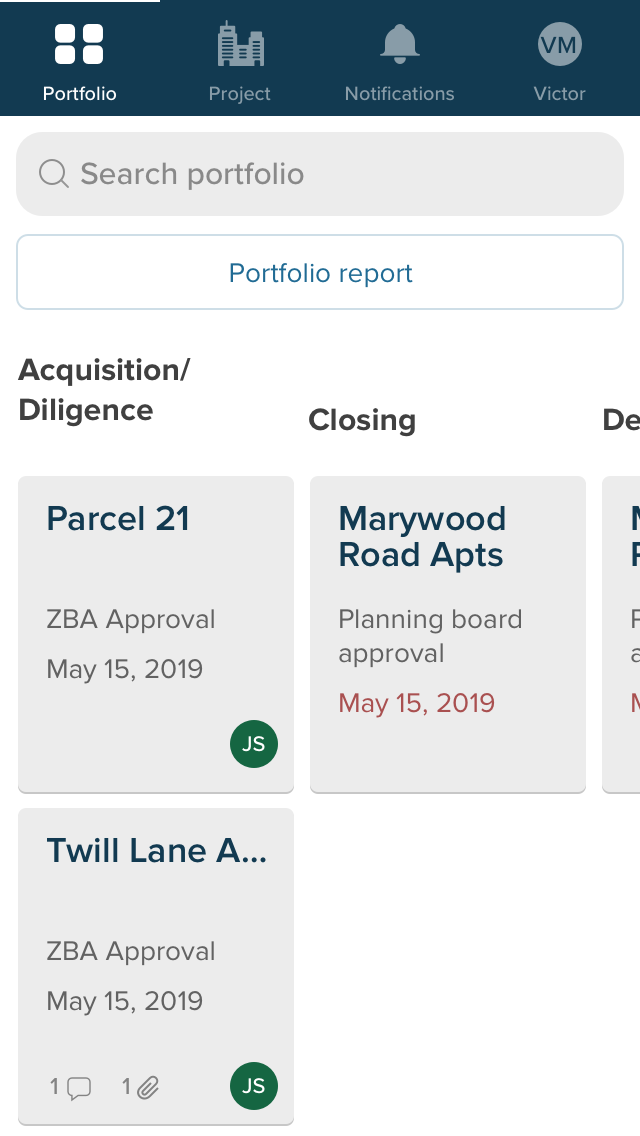 Mobile application with Portfolio tab active, showing 4 different projects in a grid across acquisition, closing, development phases.